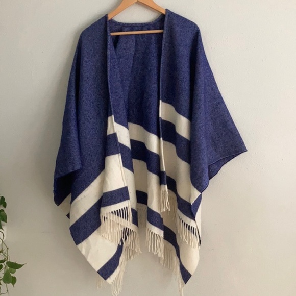 Like New Vineyard Vines Blue White Stripe Fringed Merino Wool Wrap Cape - Picture 1 of 7